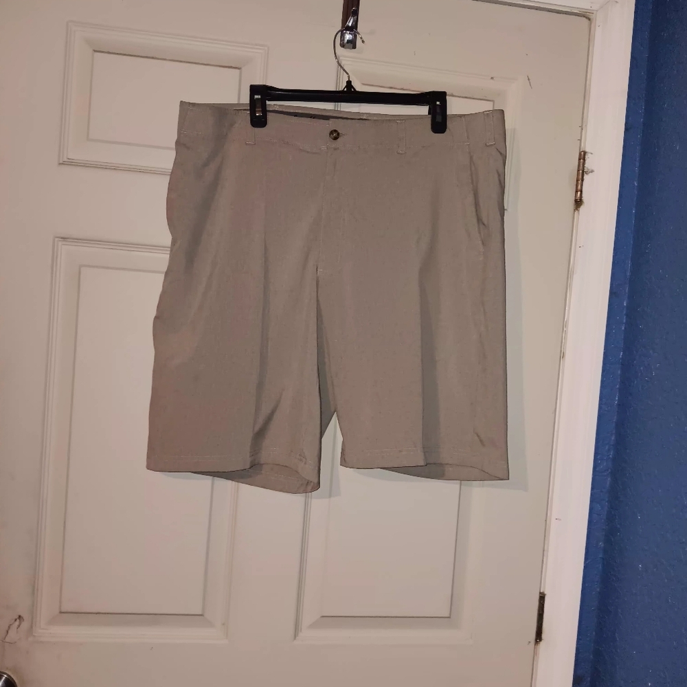 Ben Hogan Men's Tan Golf Shorts Sz 40
